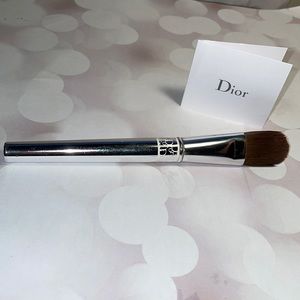 Dior foundation brush